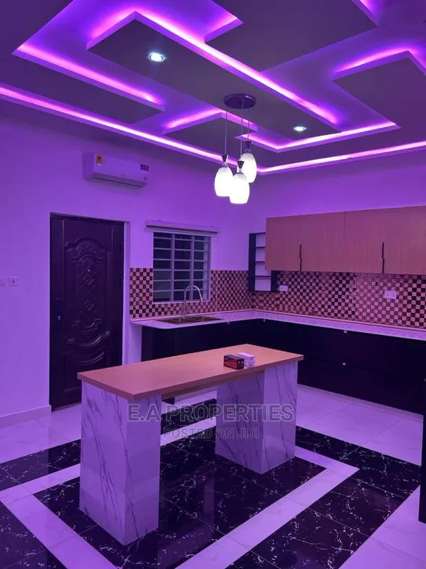 3bdrm House in E a Properties, Lake Side Estate for Sale · Photo 2
