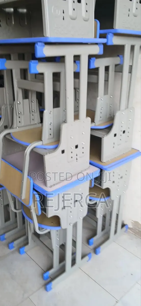 Students Study Table and Chair · Photo 1