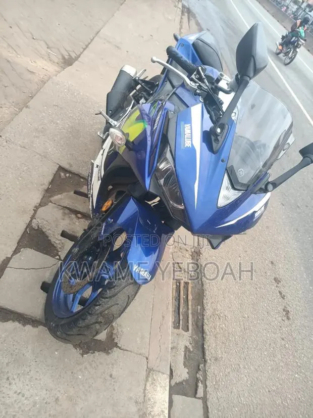 Yamaha 2018 Blue · Photo 1