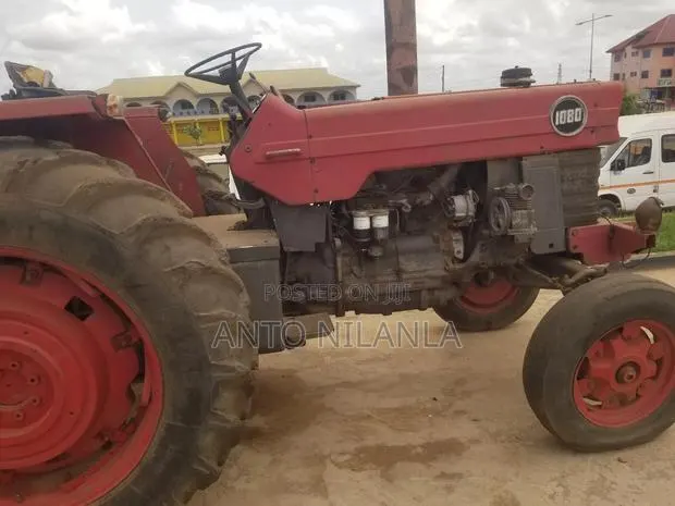Massey Ferguson 1080 · Photo 1