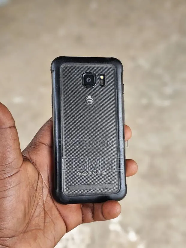 Samsung Galaxy S7 active 32 GB Black