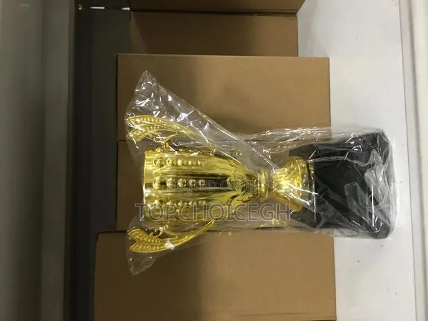 18cm Football Trophy · Photo 1