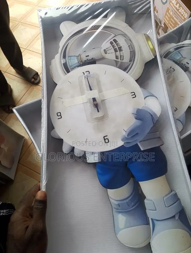 Robot Design Clock · Photo 1