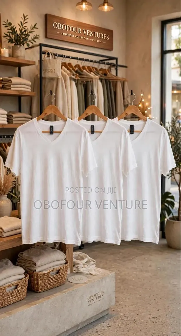 GILDAN v-Neck – Quality Tees* > > From USA QT · Photo 1