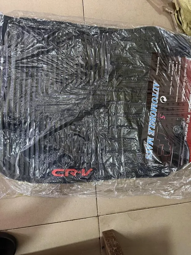 Honda CR-V 2018–2020 Floor Mat Available · Photo 1