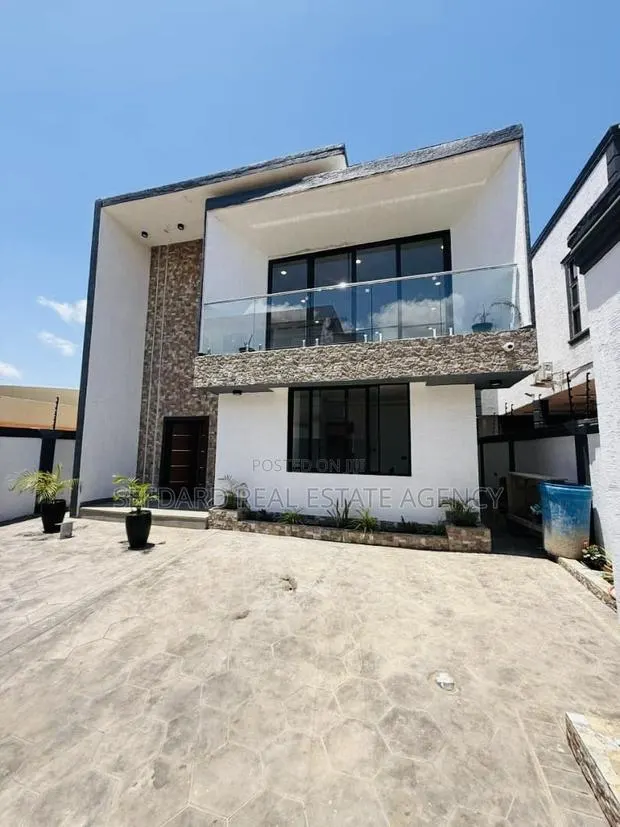 4bdrm Duplex in Sefdard Properties, Achimota for sale · Photo 1