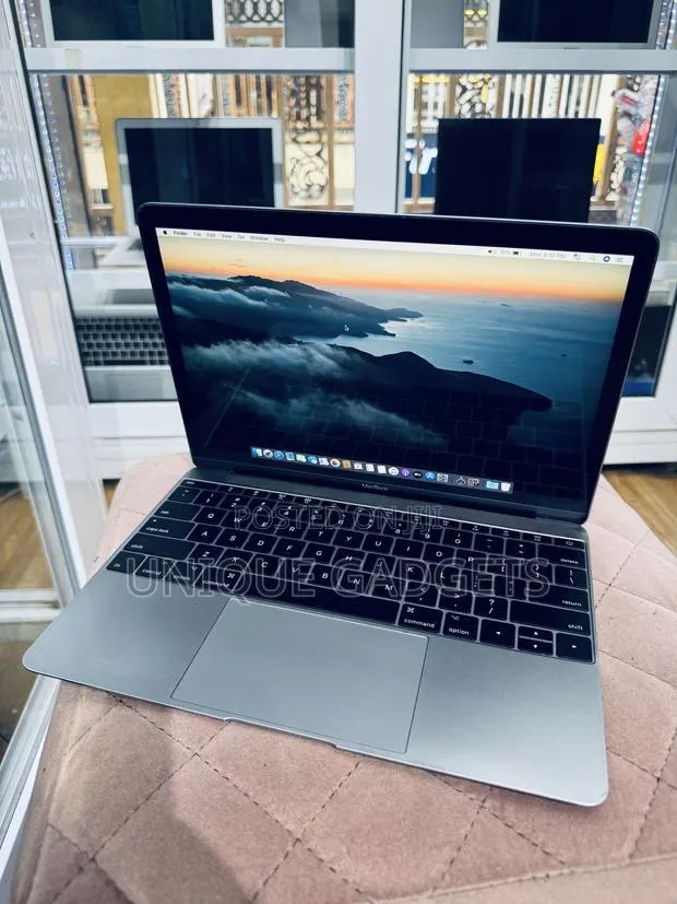 Laptop Apple MacBook 2017 8GB Intel Core M3 SSD 256GB · Photo 1