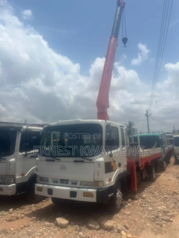 Crane Trucks · Photo 1