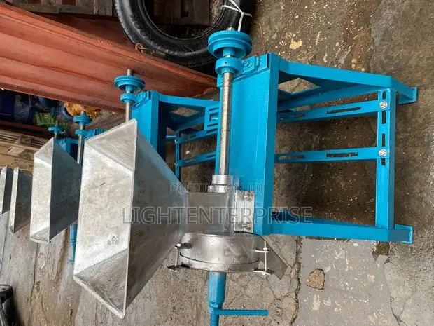 Pepper Mill With 7.5hp Petrol Engine · Photo 1