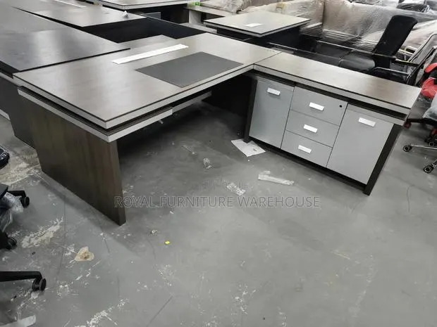 The Stratos Executive L Desk · Photo 1