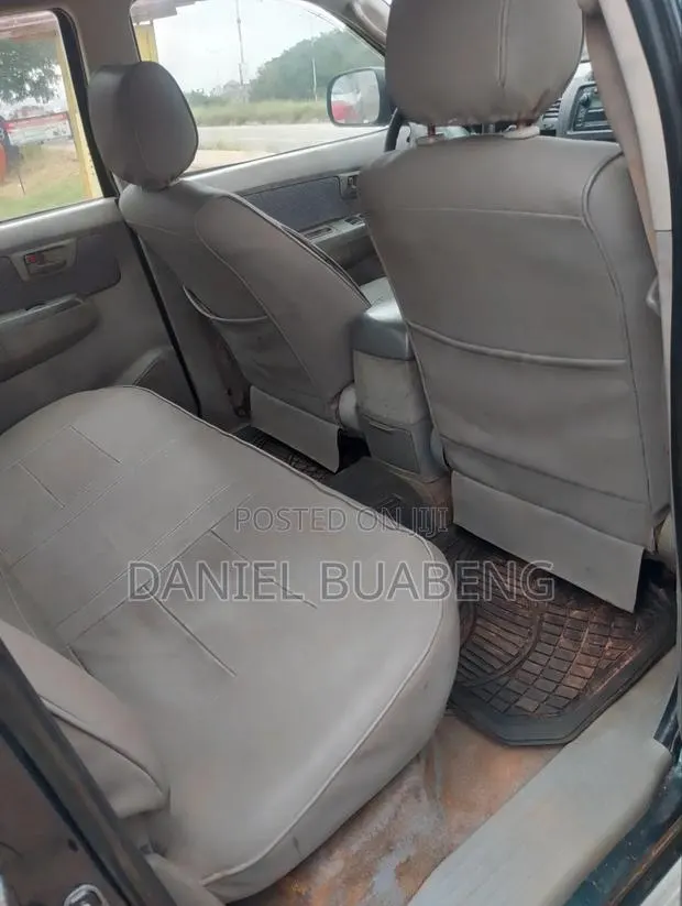 Toyota Hilux 2010 · Photo 5