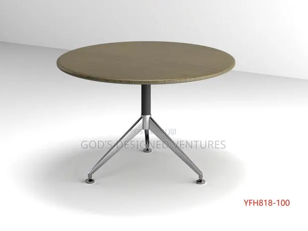 Classic and Simple Round Conference Table · Photo 1