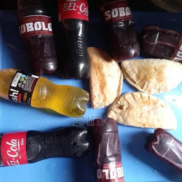 Delicious Meat Pie and Beverages · Photo 1