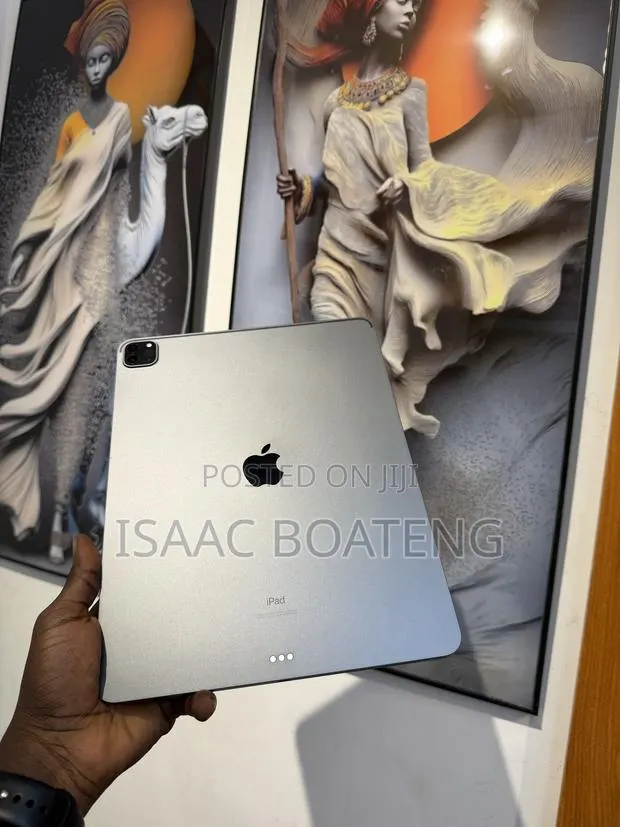 Apple iPad Pro 12.9 (2020) 256 GB Gray · Photo 1