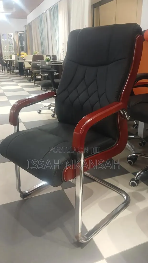 Luxurious Chair · Photo 7