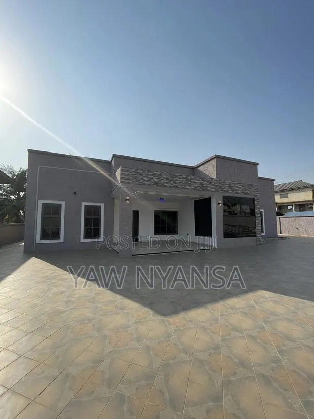 5bdrm Duplex in Bn Estate, Accra Metropolitan for sale · Photo 1
