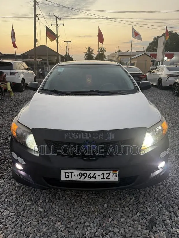 Toyota Corolla S 4dr Sedan (1.8L 4cyl 4A) 2010 White · Photo 1