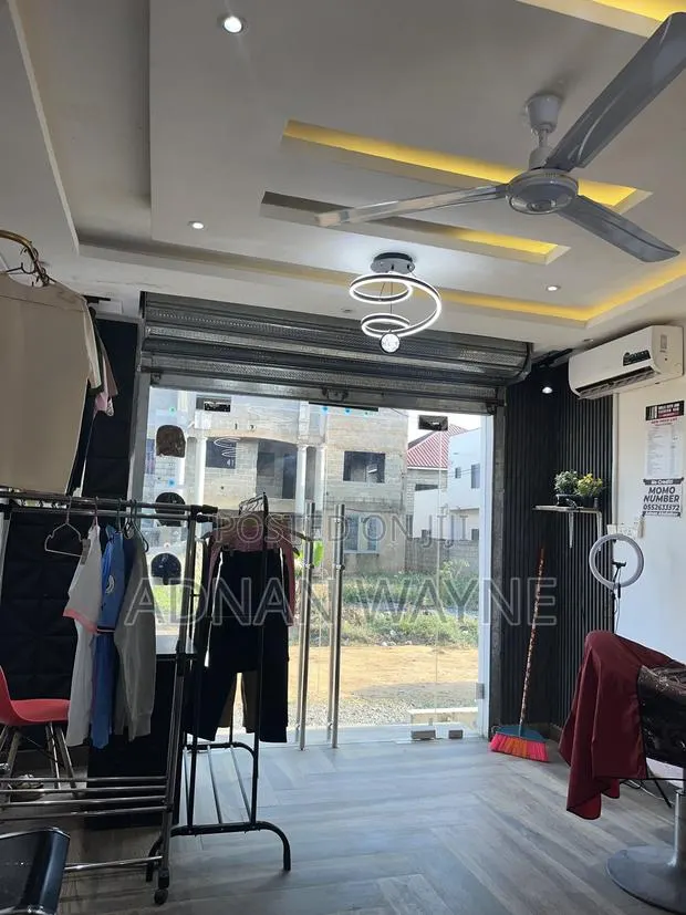 Fully Furnished Barbershop for Rent · Photo 1