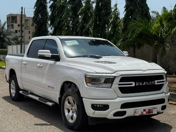 Dodge RAM 2023 White · Photo 1