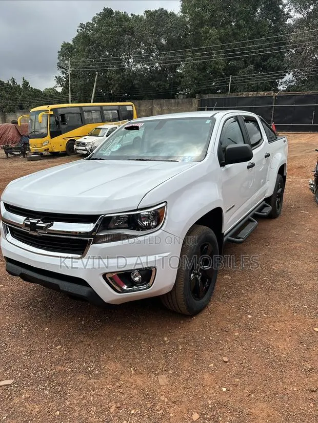 Chevrolet Colorado 2020 White · Photo 1