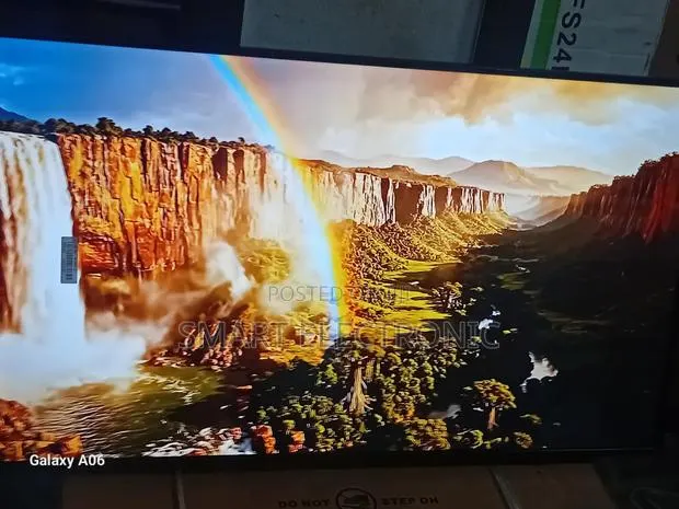 Samsung 43-Inch Smart Television With Rich Audio Output · Photo 1