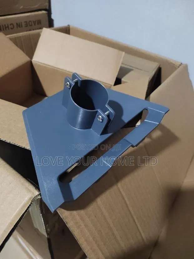 Starlink Gen 3 Pipe Adapter Mount –Plastic Pole Mount Adapter · Photo 1