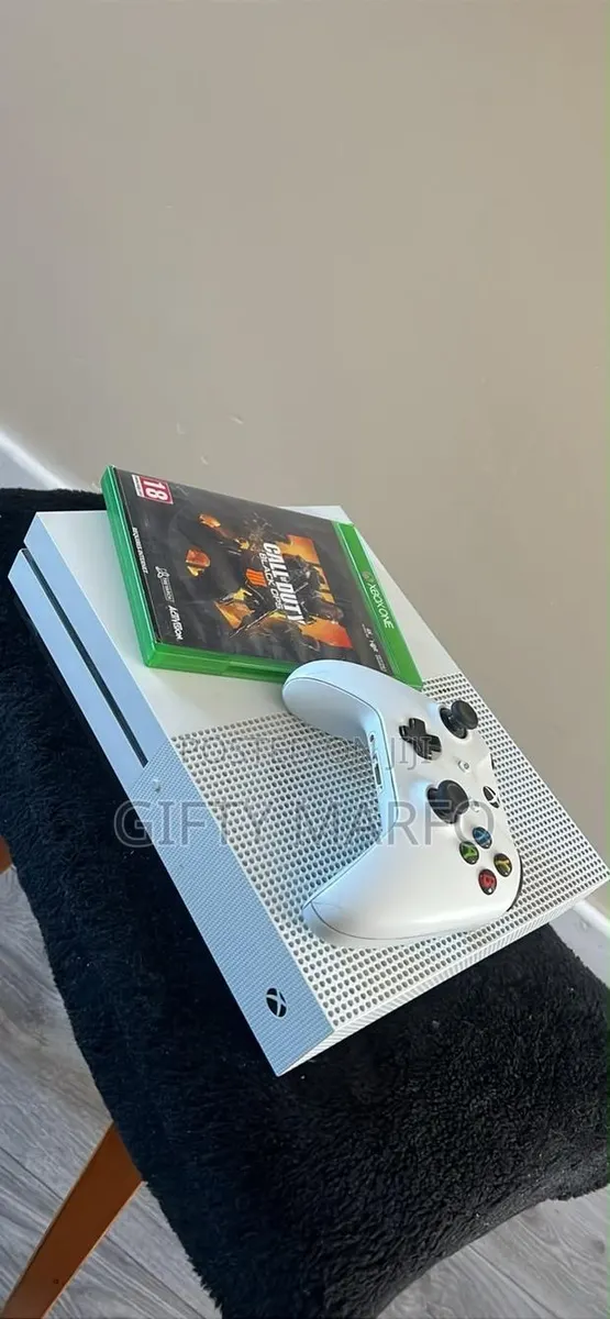 Xbox One S · Photo 1