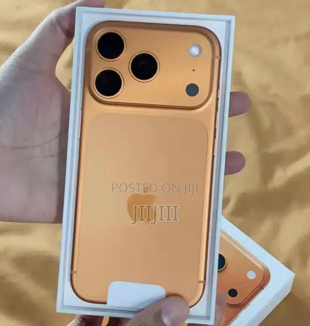 Apple iPhone 17 Pro Max 256 GB Orange · Photo 1