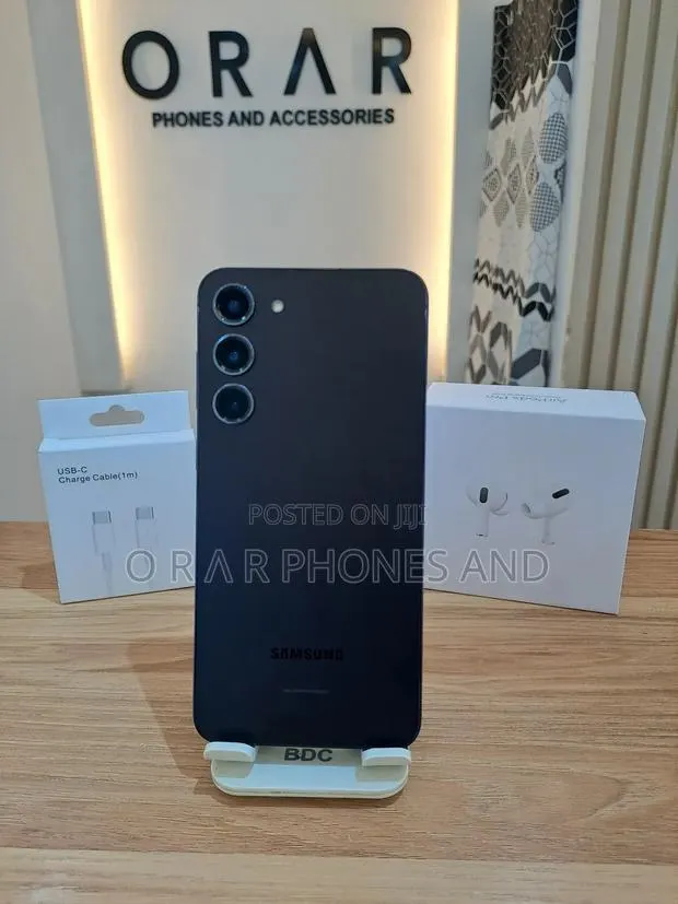 Samsung Galaxy S23 128 GB Black · Photo 1