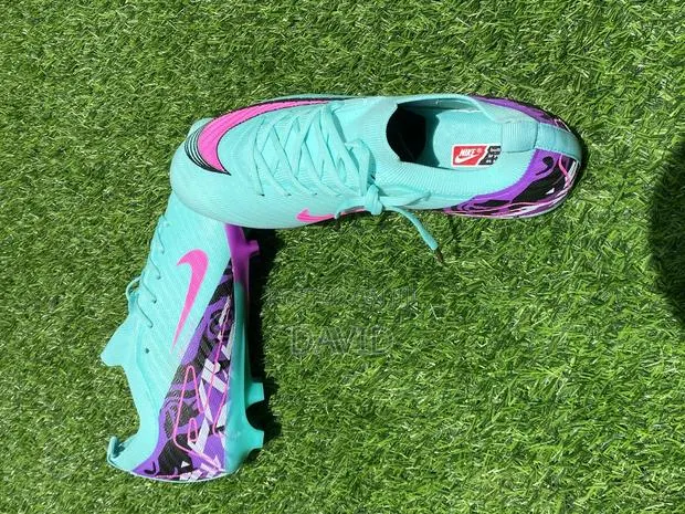 Football Boots · Photo 1