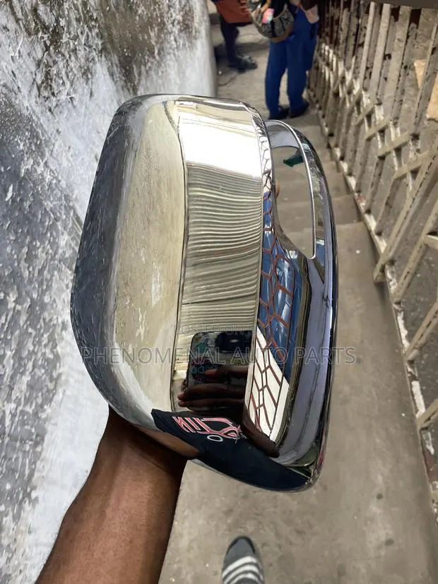 Toyota Land Cruiser Side Mirror Cover Chrome · Photo 1