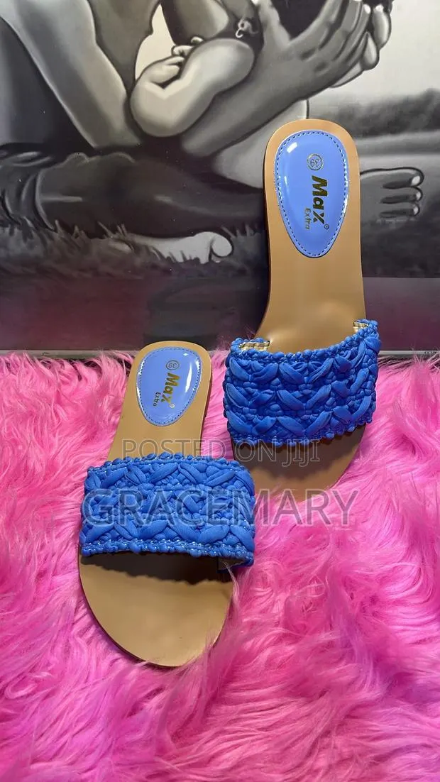 Ladies Woven Slippers · Photo 1