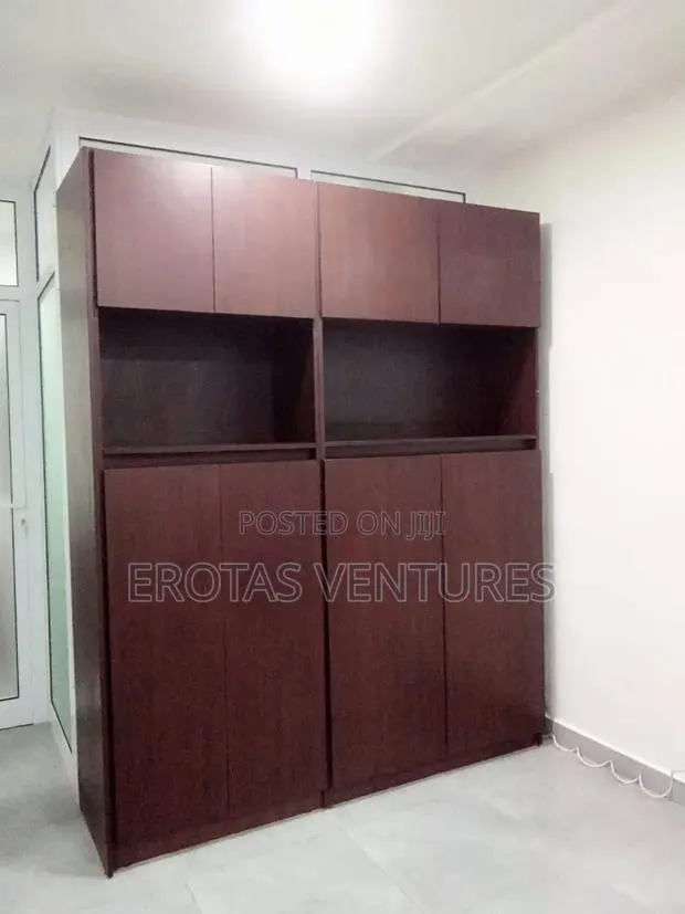 Wooden Cabinet - 4 Doors · Photo 1