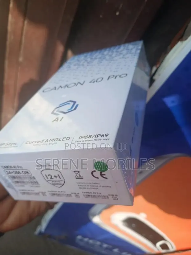 New Tecno Camon 40 Pro 5G 256 GB Black · Photo 1
