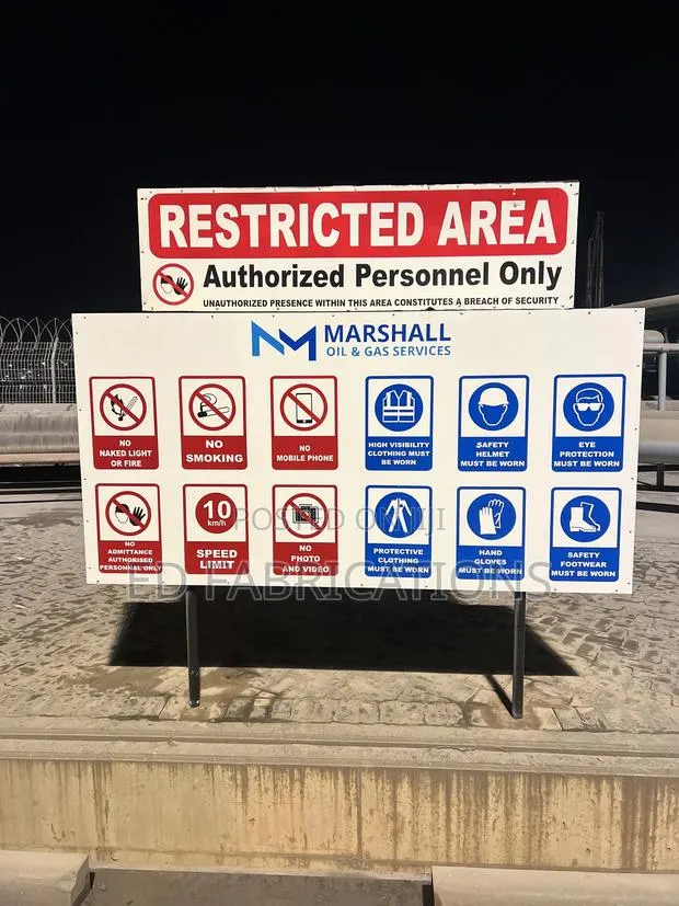 Sign Post, Warning Signs, Caution Signs · Photo 1