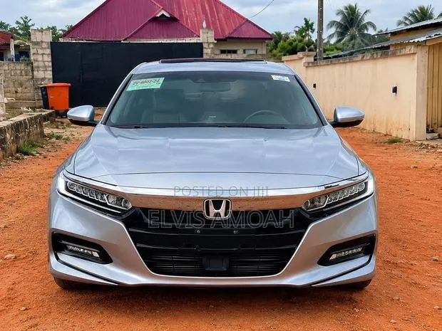 Honda Accord Sport 2018 Silver · Photo 1