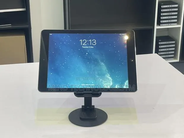 Apple iPad Air 16 GB Gray · Photo 1