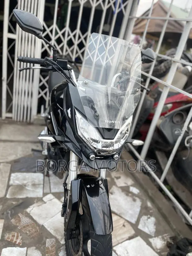 Honda CB 2016 Black · Photo 1