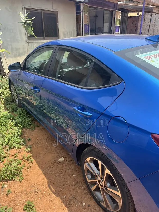Hyundai Elantra SE Sedan FWD (2.0L 4cyl 6M) 2017 Blue · Photo 1