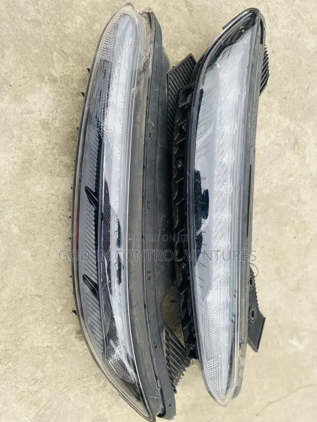 Hyundai Kona 2022 Top Headlight · Photo 1