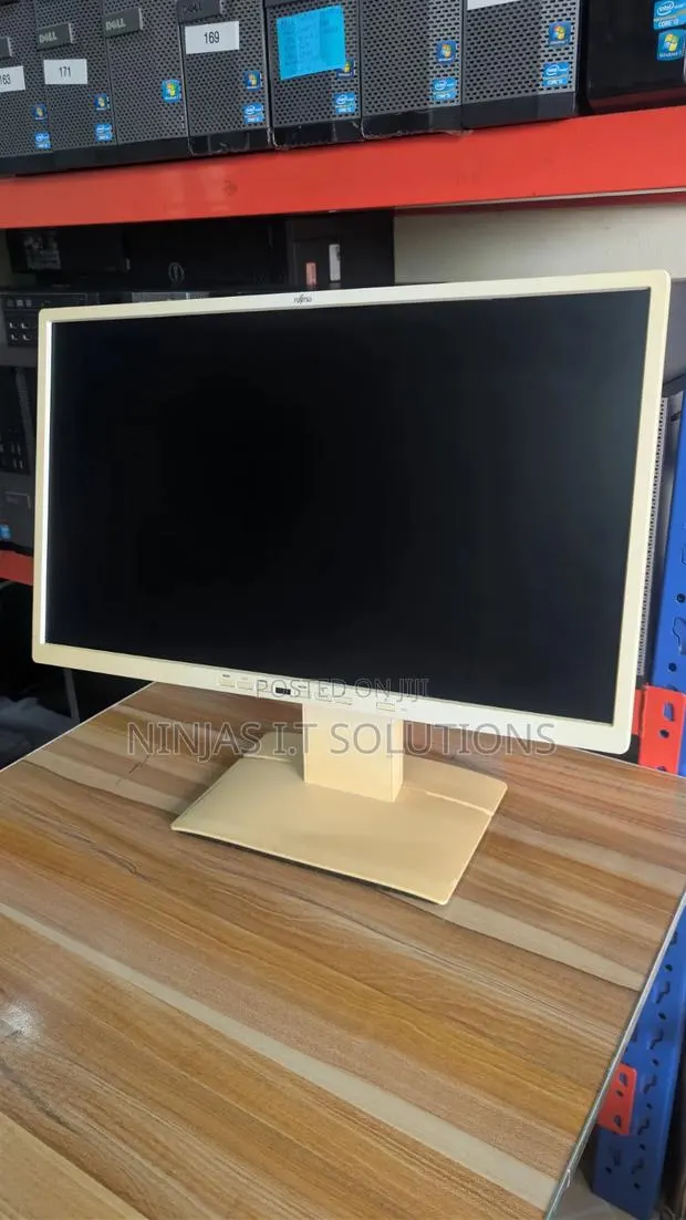 Fujitsu P24-8 TE Pro 24 Inches Wide Monitor · Photo 1