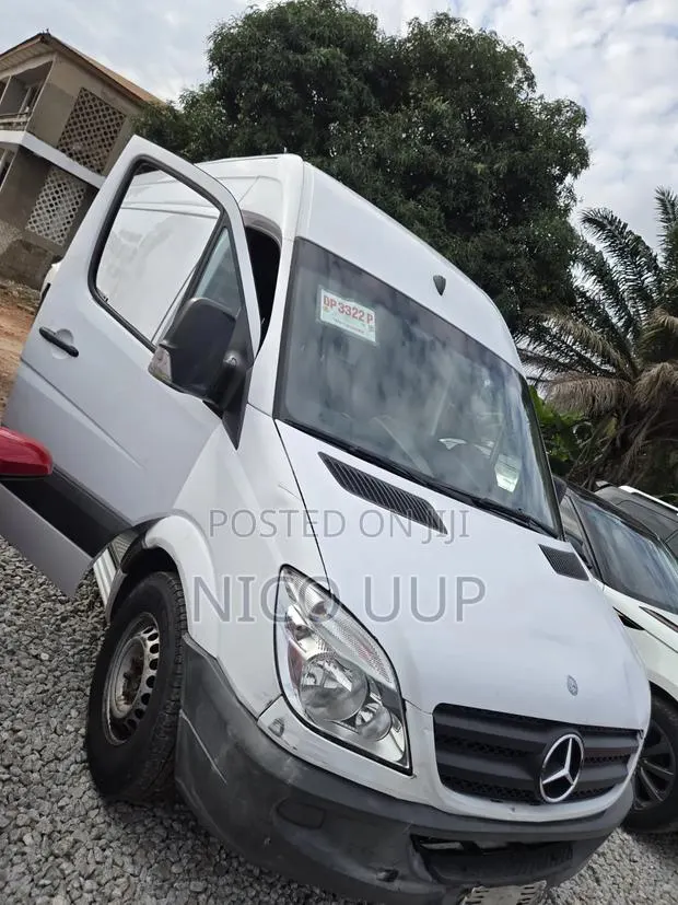 Mercedes-Benz Sprinter 2010 White · Photo 2
