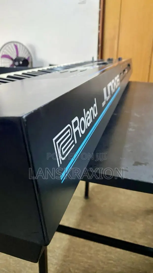Roland Keyboard (Juno D8) · Photo 1