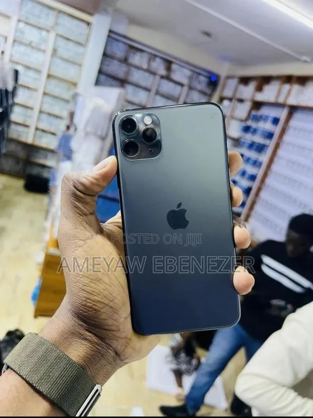 Apple iPhone 11 Pro Max 256 GB Black · Photo 1