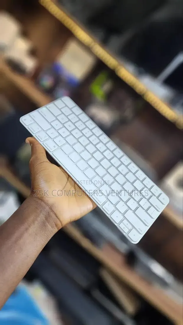 Apple Magic Keyboard 2 - 2022 Magic Keyboard 2 Usa (Rechargeable) · Photo 1