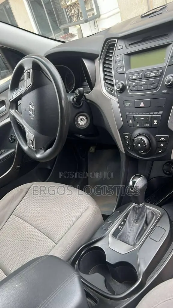 Hyundai Santa Fe Limited FWD 2016 Silver · Photo 1