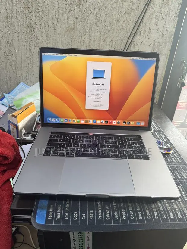 Laptop Apple MacBook Pro 2017 16GB Intel Core i7 SSD 512GB