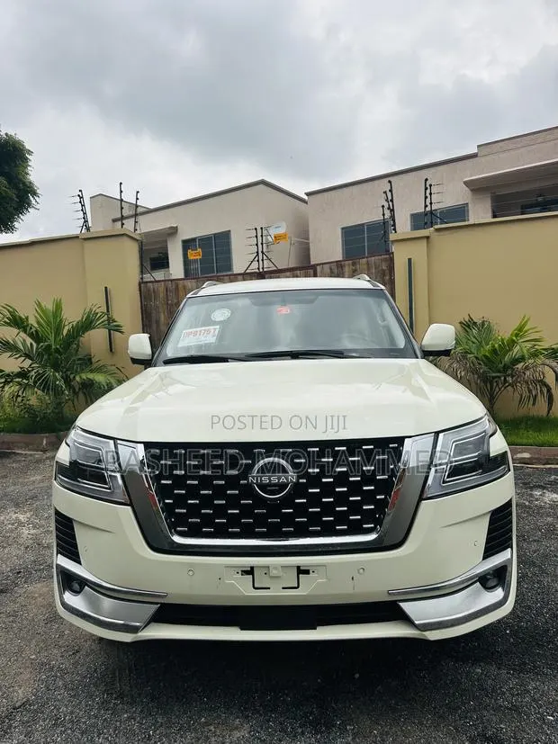 Nissan Patrol 2018 Off white · Photo 1