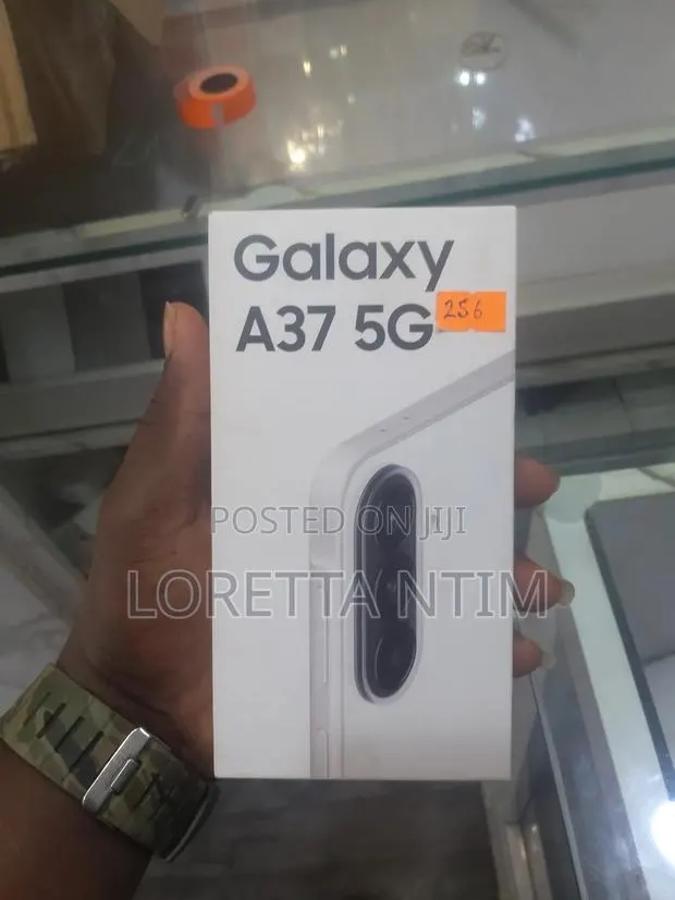 New Samsung Galaxy A37 256 GB White · Photo 1