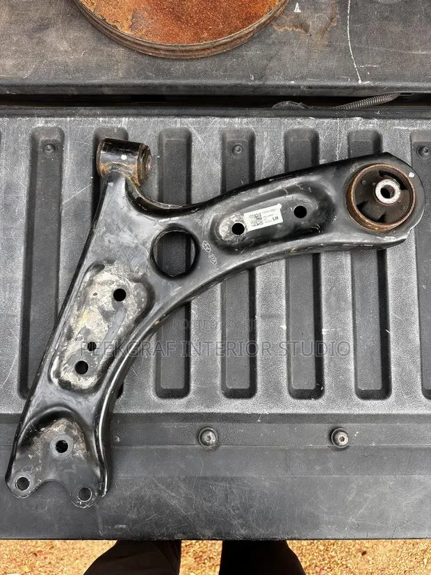 2018-2023 Hyundai Kona Driver Side Lower Arm · Photo 1